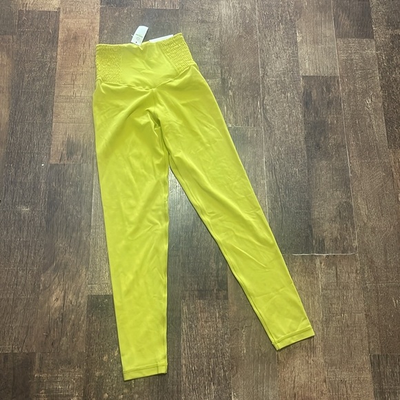 OFFLINE By Aerie Real Me Smocked Legging Size xs - Picture 4 of 7